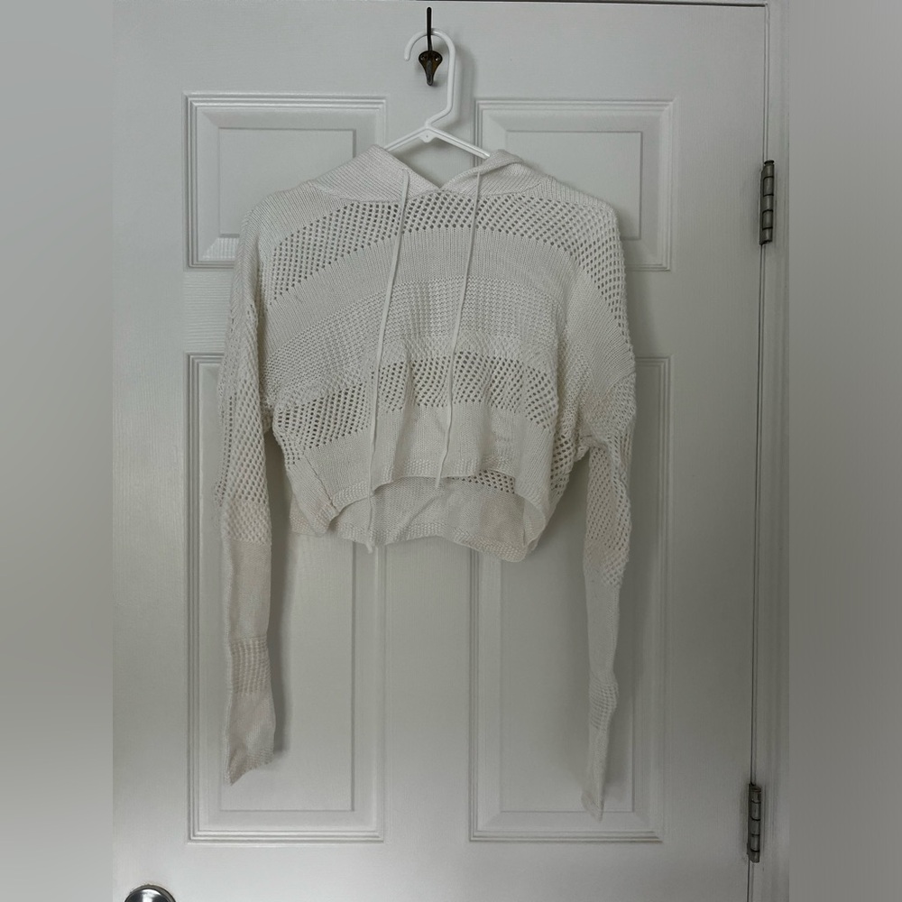 Cropped knit long sleeve hooded sweater